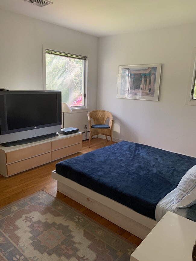 Photo - 78 Bridge Ln