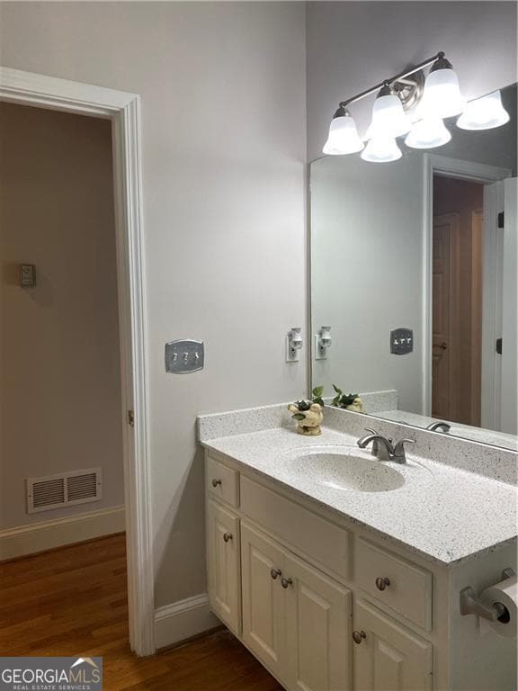 Photo - 570 Village Green Ct SW