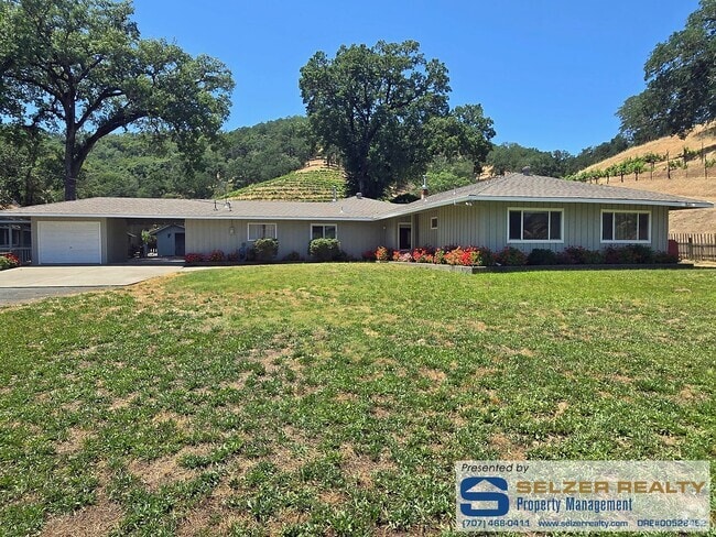 Building Photo - Spacious 4 bd. gated country estate w/ pool! Rental