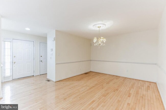 Building Photo - 4 Hogan Way