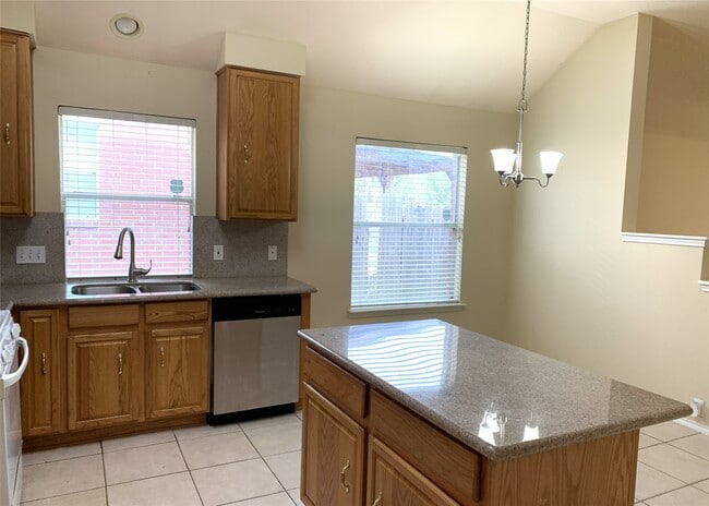 Building Photo - 11014 Redhaven Ct