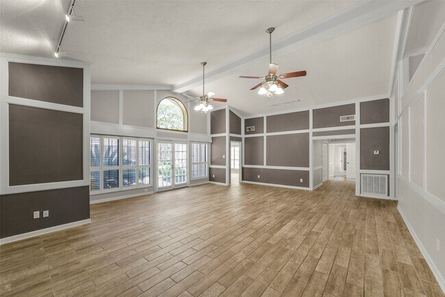 Photo - 5147 Beechnut St