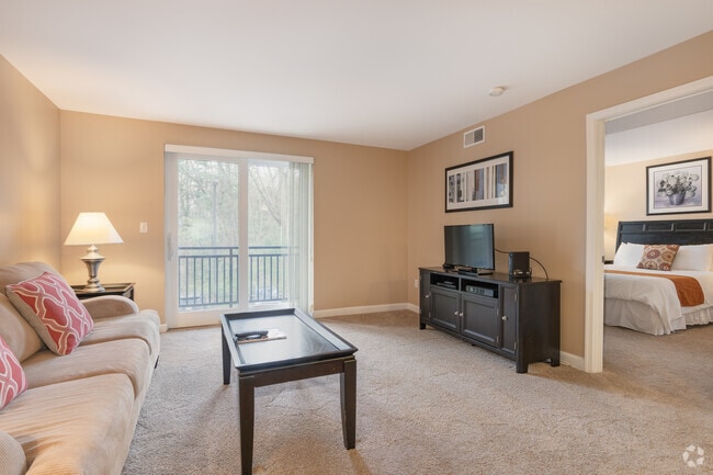 2HAB, 2BA - 987&nbsp;ft² - Towers at Greenville