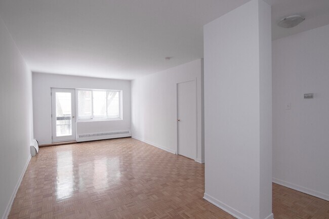 Photo - 2400 Av. Van Horne Unité 211