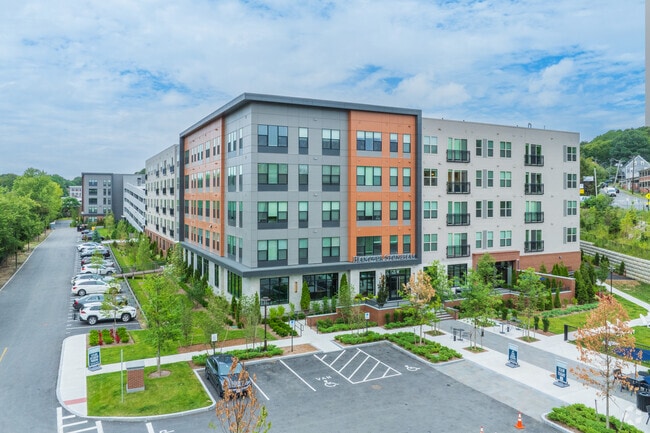 Building Photo - Hanover Stoneham Rental