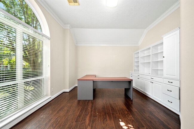 Photo - 22430 Water Edge Ln