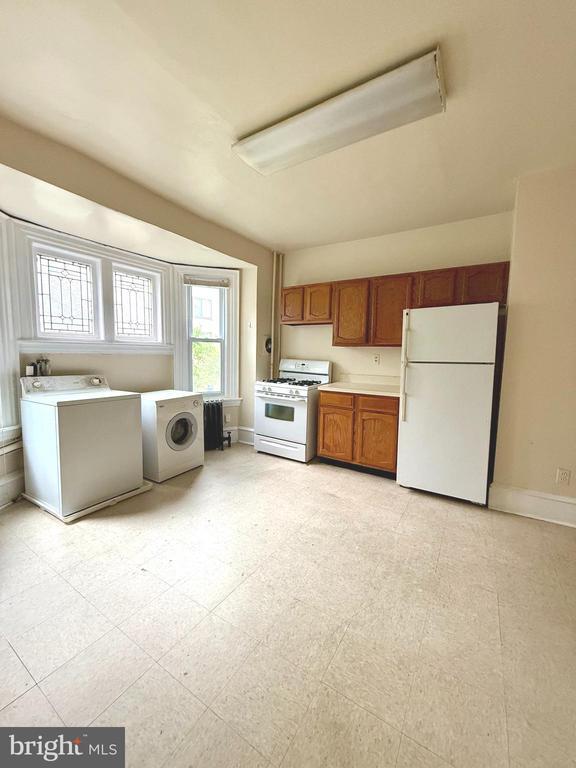 Building Photo - 4216 Baltimore Ave Unit 2