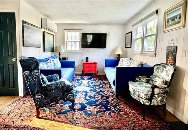 Photo - 140 Renfrew Ave