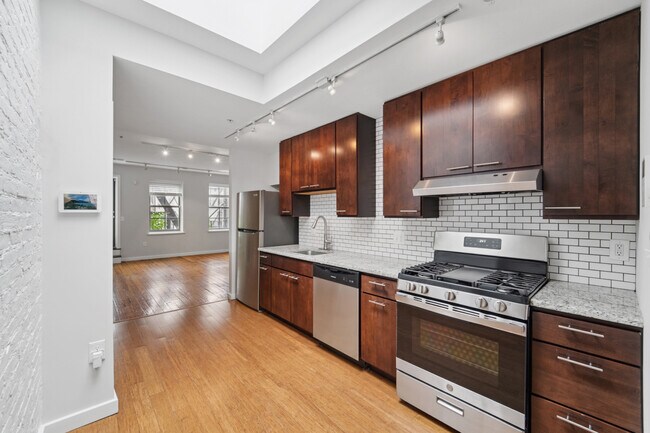 Building Photo - 1010 N Calvert St Rental