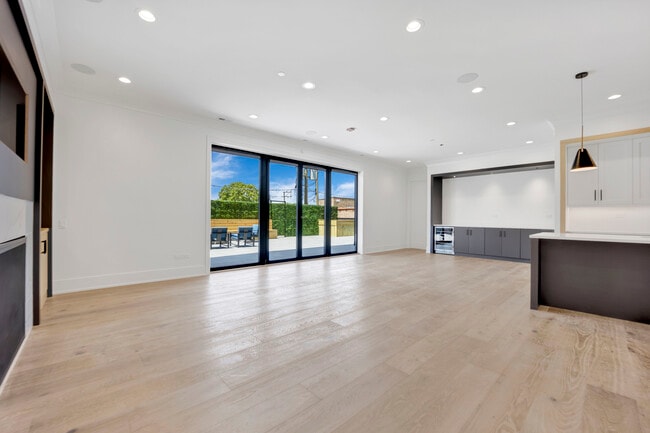 Photo - 4918 N Lincoln Ave Unit 2W