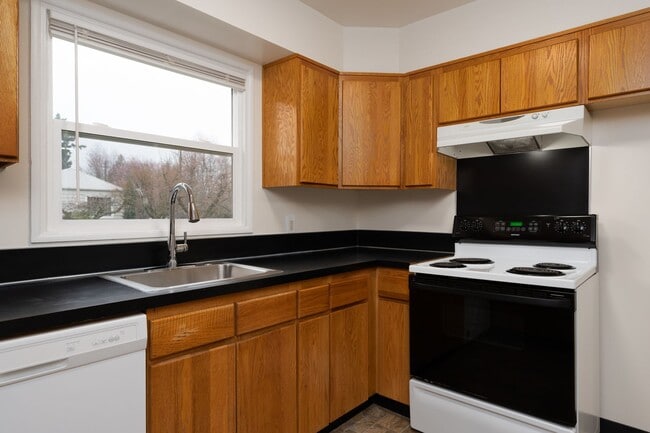 Photo - Multnomah Tri Plex Unidad 6136