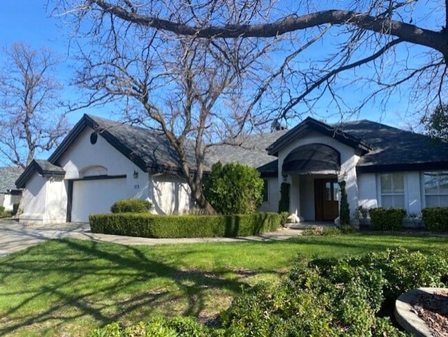 Building Photo - Executive Home in Gold Hills!