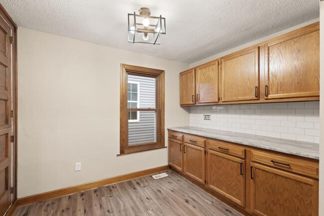 Photo - 1709 Ekin Ave