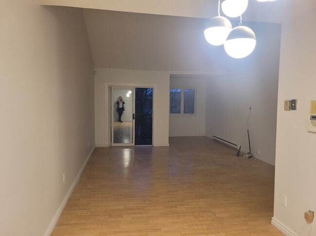 Photo - 1 Lombardy Ln