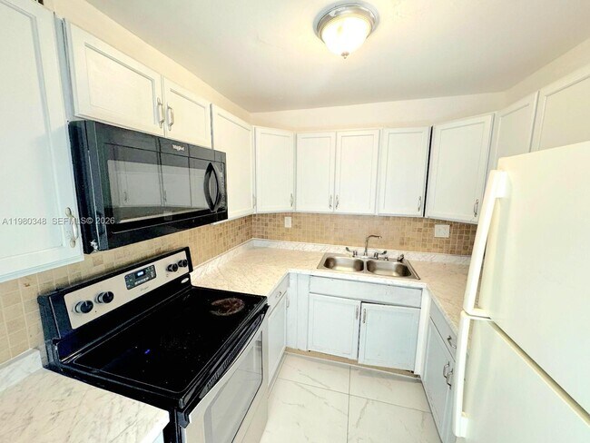 Photo - 1805 W 56th St Unit 202