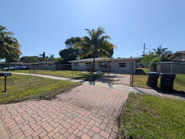 Photo - Spacious 3BR Rental with Outdoor Living Space