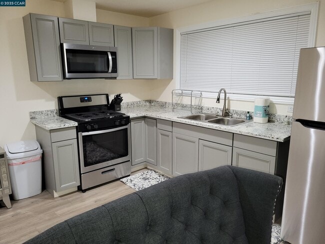 Photo - 112 El Monte Ave