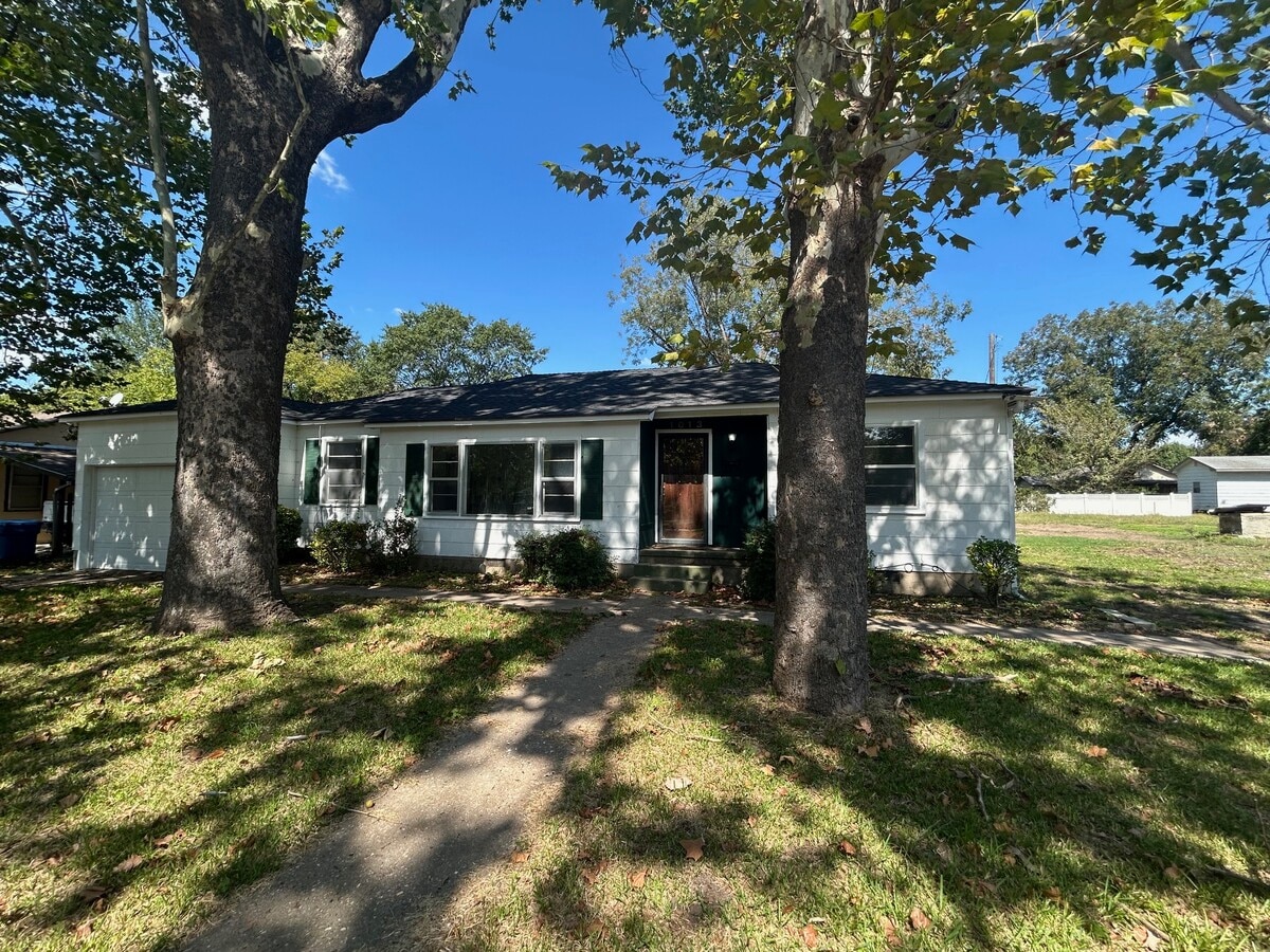 Photo - 1013 Carbon Ave