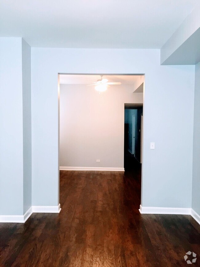 Building Photo - 1354 W Ohio St Unit 1st floor Rental