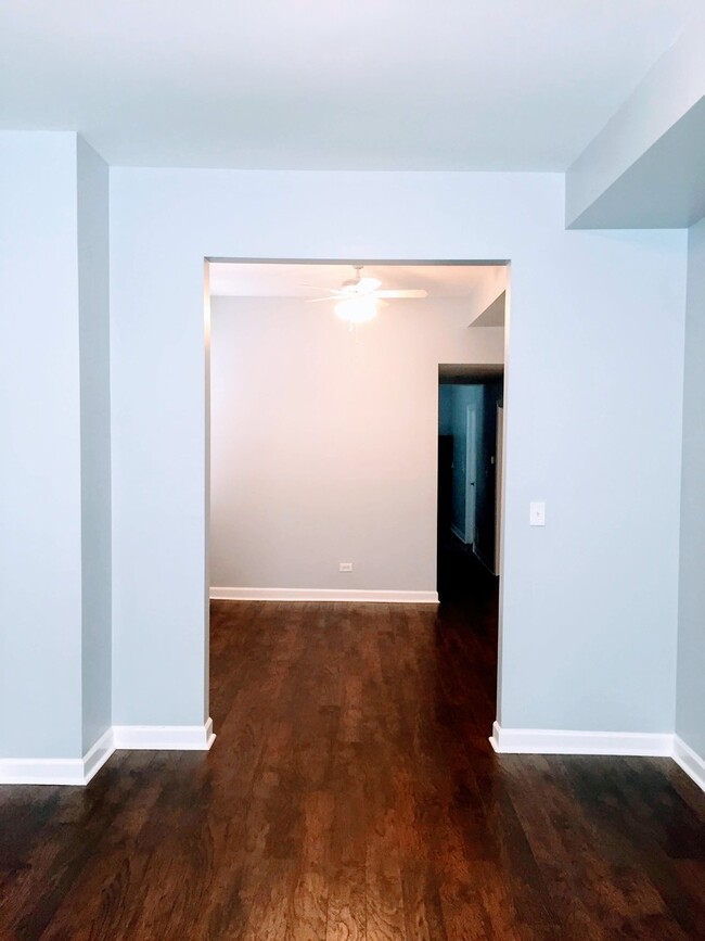 Building Photo - 1354 W Ohio St Unit 1st floor Rental