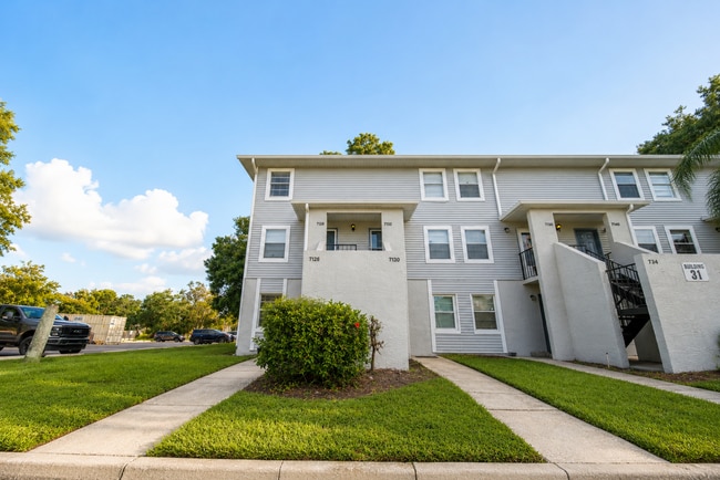 Building Photo - 7126 Waterside Dr Unit 7126 Waterside Dr