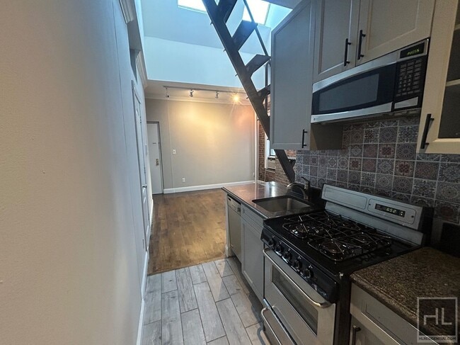 Photo - East 18th Street Unit F3