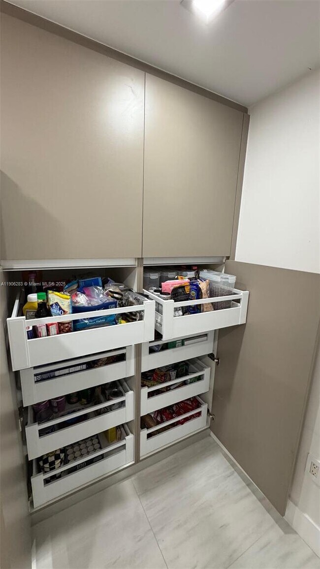 Photo - 3000 NE 188th St Unit 402