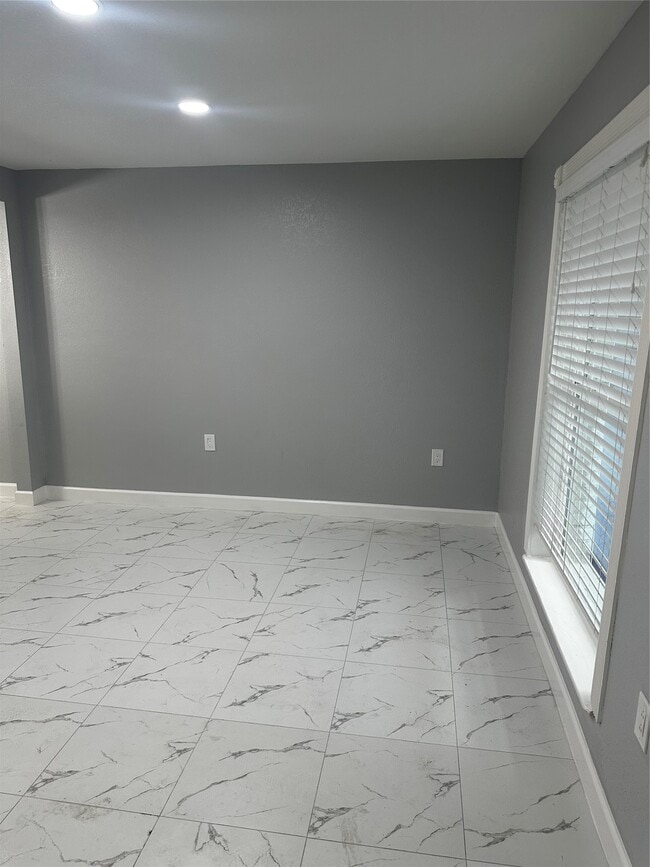 Photo - 9505 Neuens Rd Unit 10