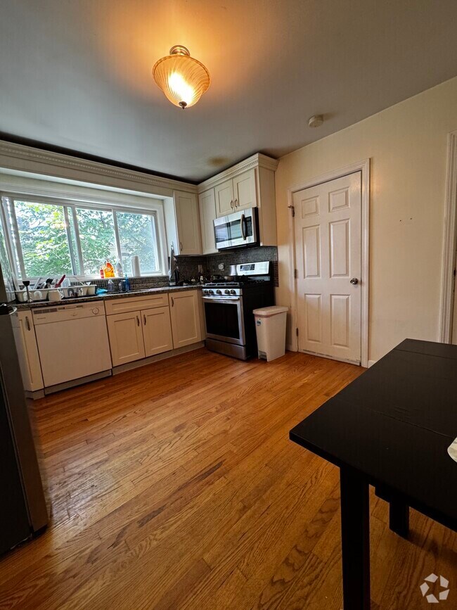 Building Photo - 370 Prospect St Unit 2 Rental
