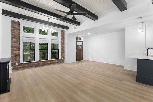 Photo - 1834 Gordon Manor NE