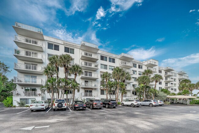 Building Photo - 170 N Ocean Blvd Unit 508