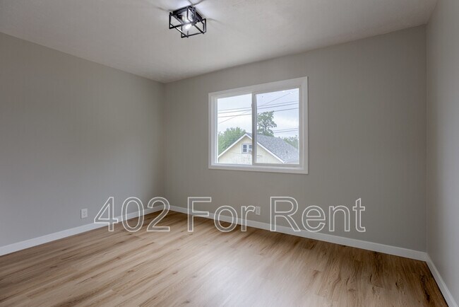 Photo - 4715 Davenport St