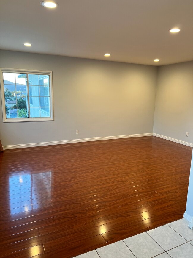 Living Room New floors and New led lights - 1437 Plumas St