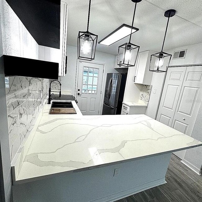 Building Photo - 14516 Seaford Cir Unit 201