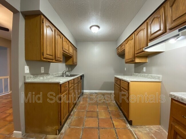 Photo - 2425 E End Row