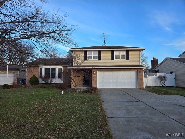 Building Photo - 161 Foxpoint W