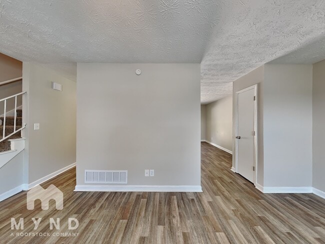 Photo - 229 Baker St Unit C