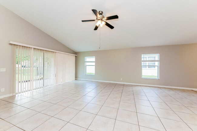 Photo - 3432 70th Glen E