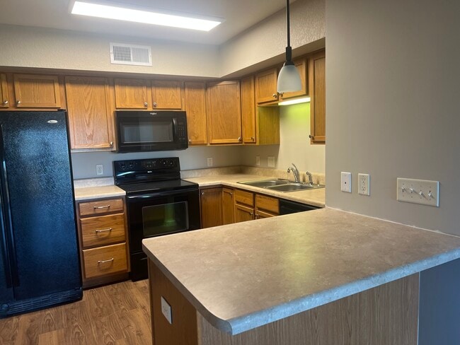 4600 Grand Ave Unit B19