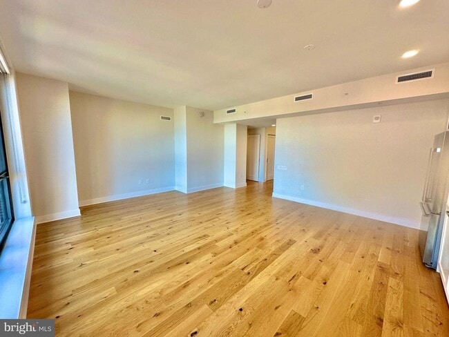 Photo - 1211 Van St SE Unit 1201