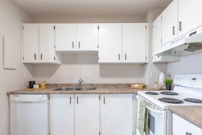 3BR, 2BA - Kitchen - 35 Bredin