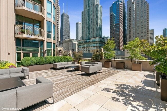 Photo - 21 E Huron St Unit 1706