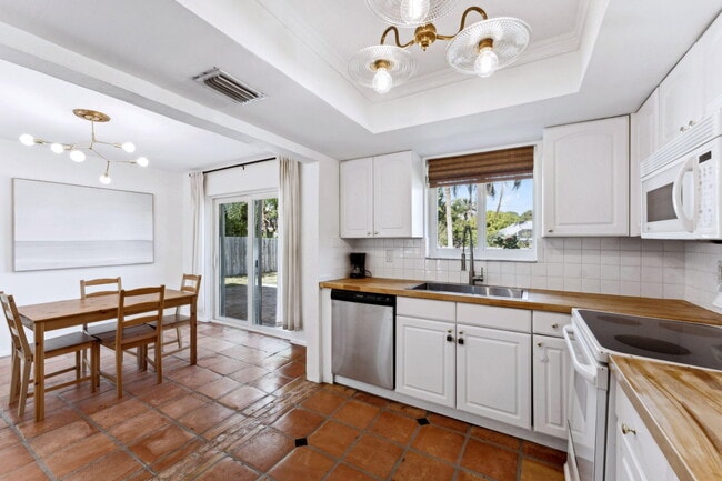 Photo - 239 SE 34th Ave