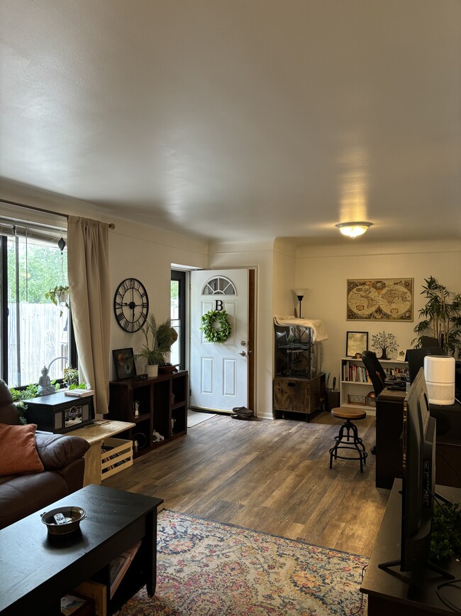 Building Photo - 219 W 12 Mile Rd Unit B Rental