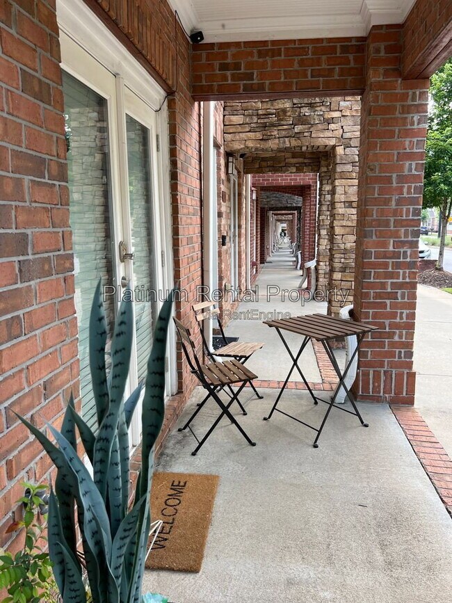 Photo - 221 16th St NW