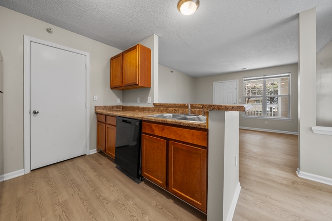 Photo - 2420 Hill St Unit 203