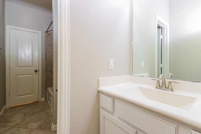 Photo - 18914 Sorrento Pt Dr