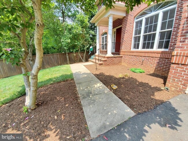 Photo - 3301 Buckley St