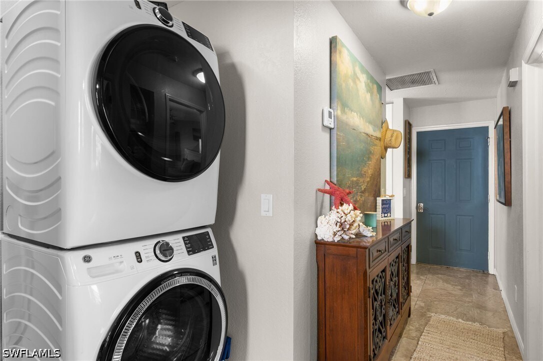 Photo - 105 W Hilo St