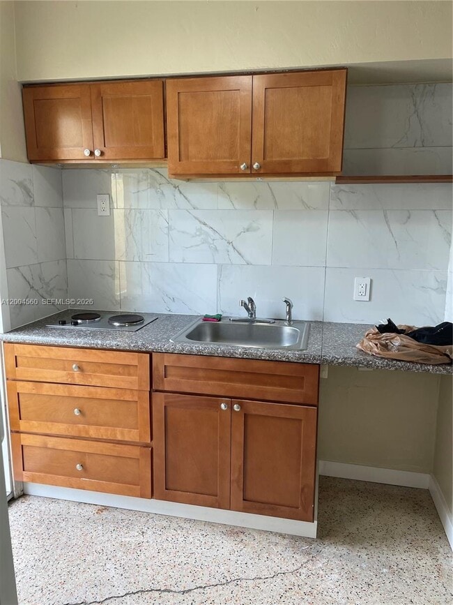 Photo - 940 SW 10th St Unit 4